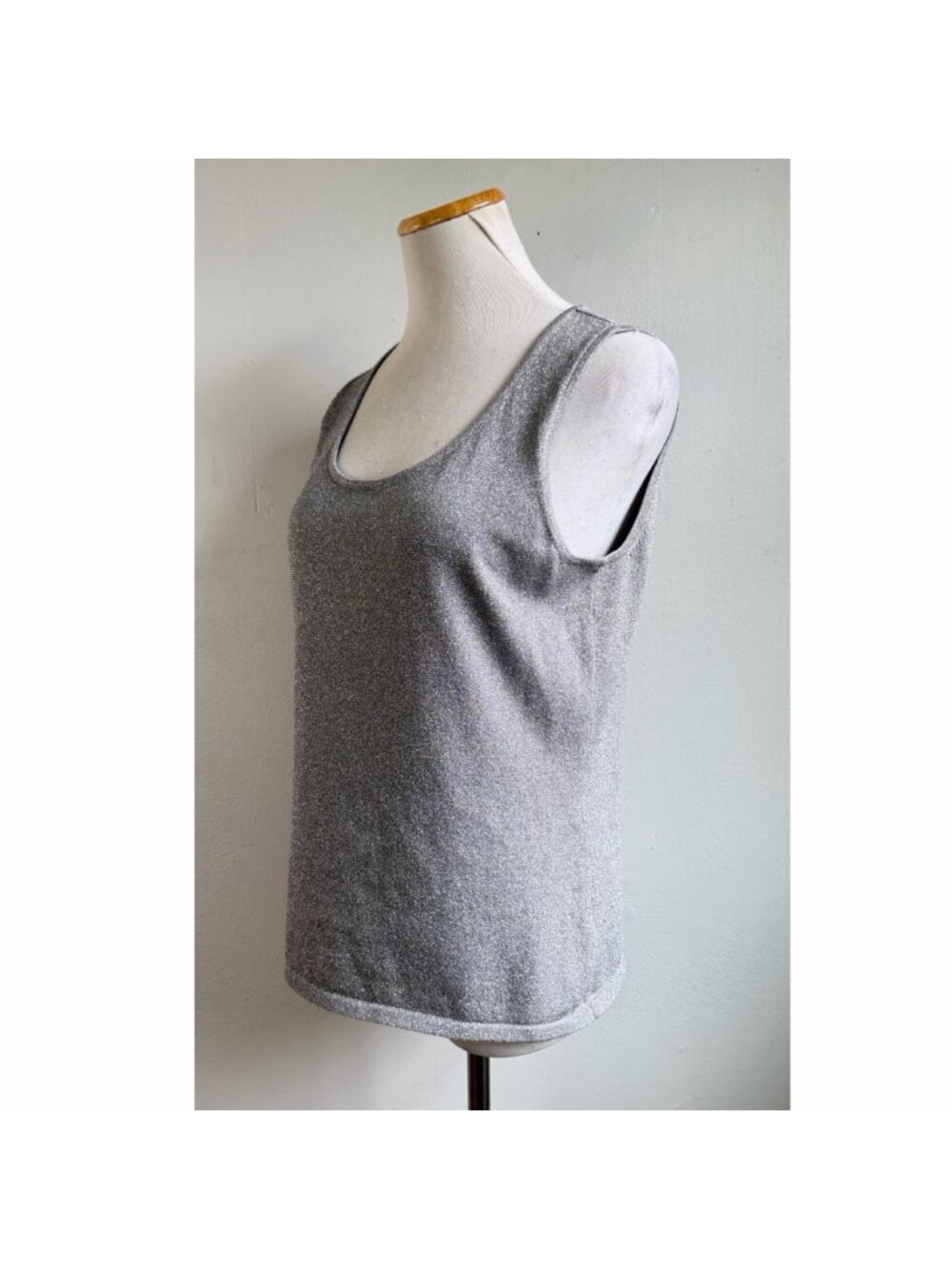 Jones New York Top Size Medium NEW Silver Metallic Knit Sleeveless Tank Shirt  B - Picture 3 of 5